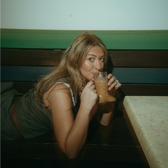 Meet your Posher, Hope - Picture 2 of 3